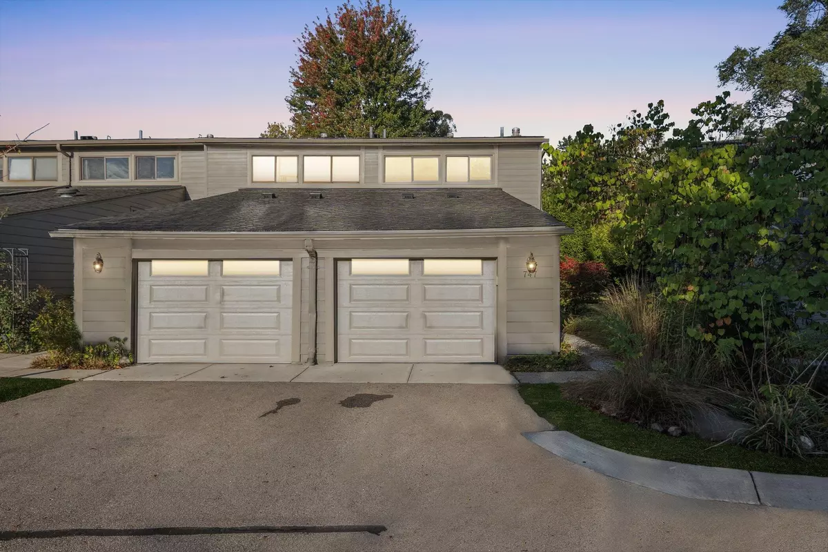 Ann Arbor, MI 48105,747 Peninsula Court