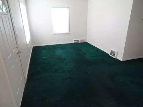 Harper Woods, MI 48225,19317 Woodside Street