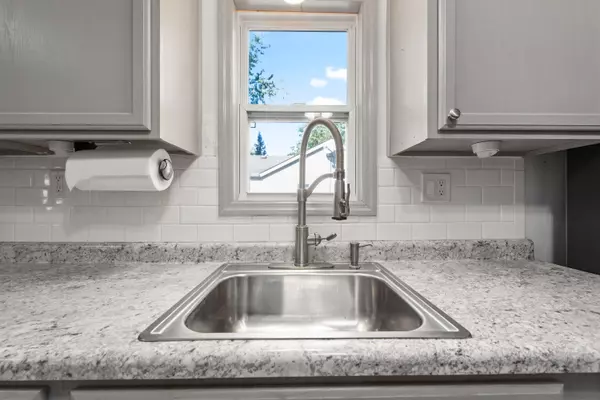 Waterford, MI 48328,85 Doremus Avenue