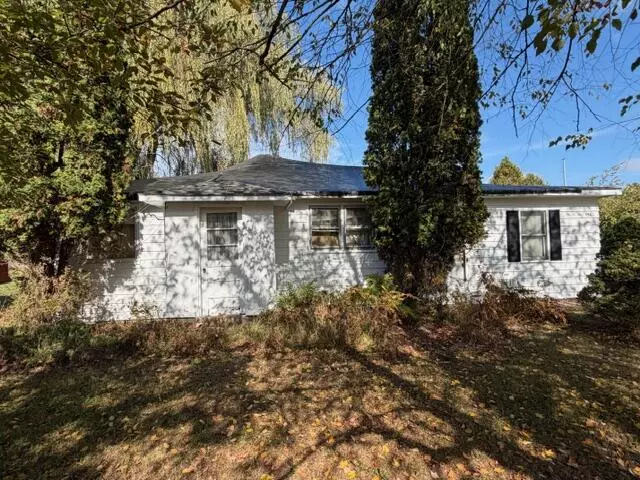 1561 E Croton Drive, Newaygo, MI 49337