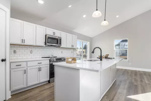 Traverse City, MI 49684,2806 Opal Court