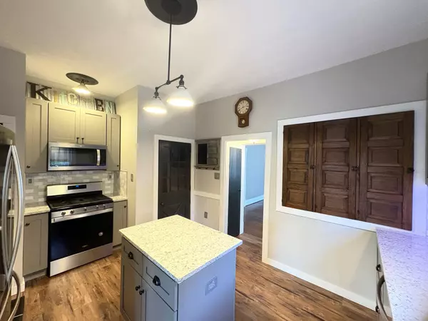 Wyandotte, MI 48192,225 SUPERIOR Boulevard