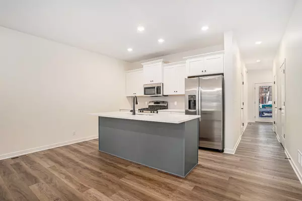 Holland, MI 49423,1988 S Shorewood Lane #22