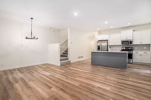 Holland, MI 49423,1988 S Shorewood Lane #22