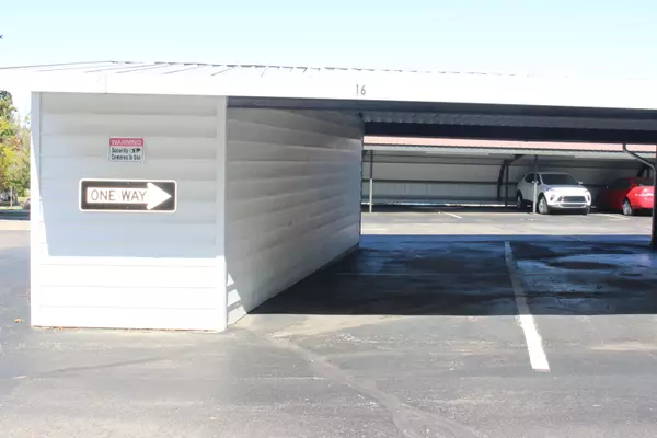 Jackson, MI 49202,806 W Michigan Avenue #32