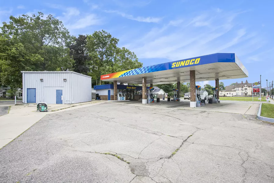 715 W Michigan Avenue, Three Rivers, MI 49093