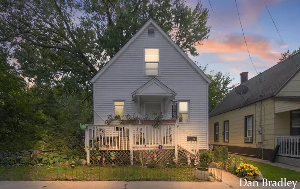24 Mathews NE Court, Grand Rapids, MI 49505