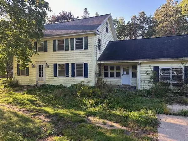 134 Mabel NW Street, Comstock Park, MI 49321