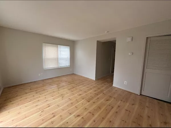 Clawson, MI 48017,253 Massoit Street