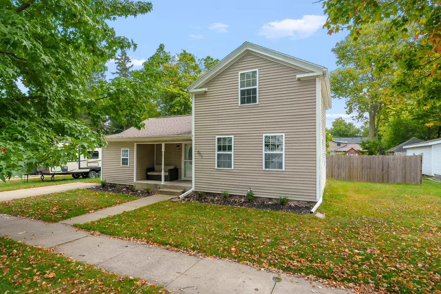611 East Street, Three Rivers, MI 49093