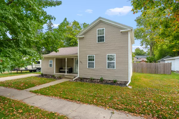611 East Street, Three Rivers, MI 49093