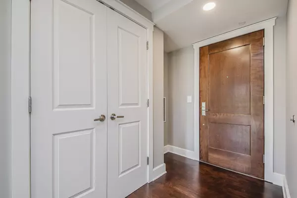 Grand Rapids, MI 49503,27 Library NE Street #602