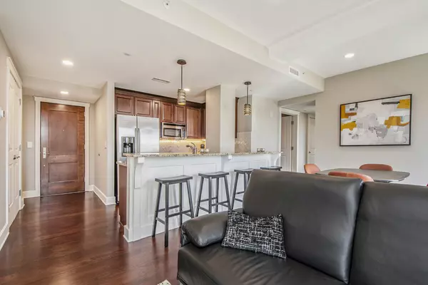 Grand Rapids, MI 49503,27 Library NE Street #602