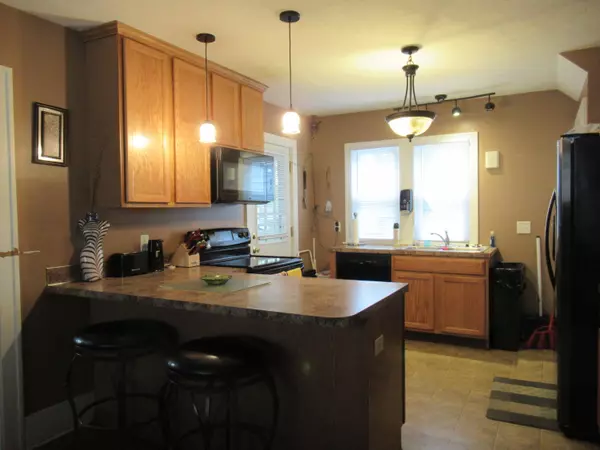 Grand Rapids, MI 49507,828 Ardmore SE Street