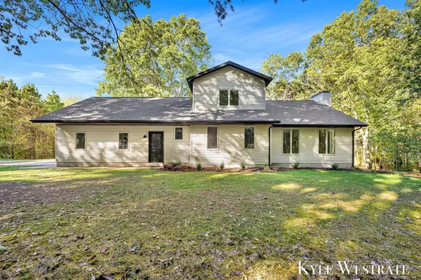 6055 9 Mile NE Road, Rockford, MI 49341