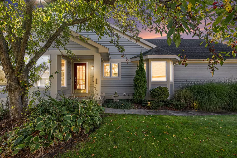 7649 Greenbrier NE Drive, Rockford, MI 49341