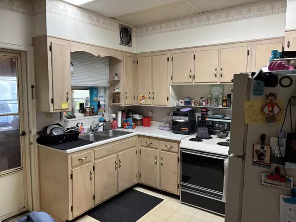 Sturgis, MI 49091,304 Cottage