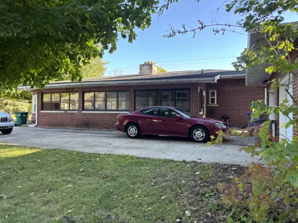 Sturgis, MI 49091,304 Cottage