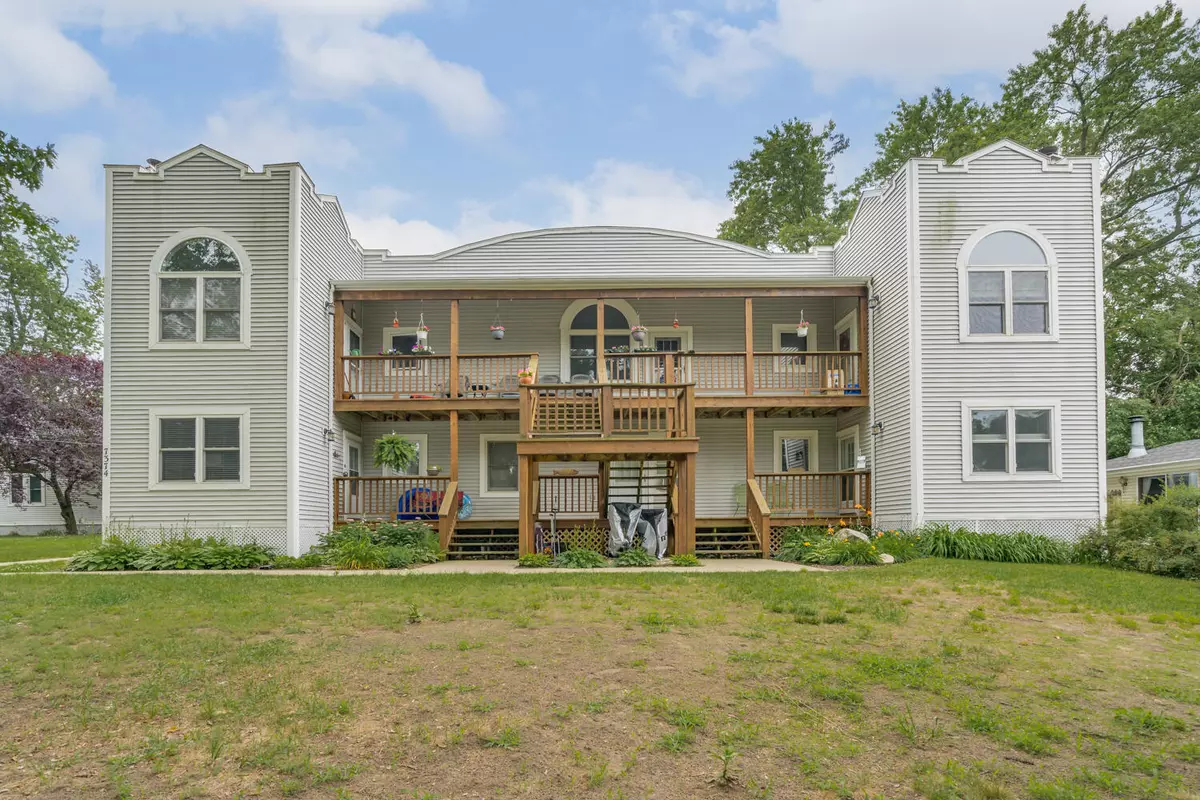 South Haven, MI 49090,7374 North Shore Drive #16