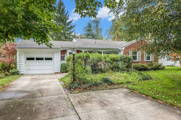 1837 Observatory SE Avenue, Kentwood, MI 49546