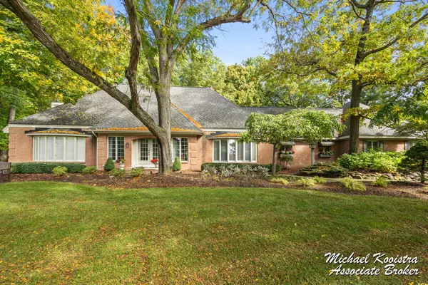 2520 Shadowbrook SE Drive, Grand Rapids, MI 49546