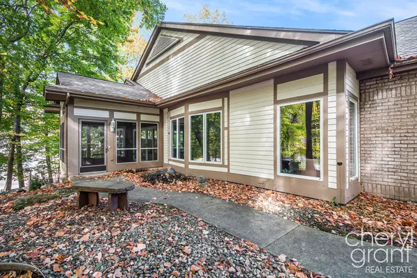 Grand Rapids, MI 49508,2025 Treeridge SE Drive