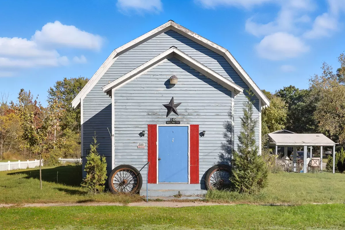 Six Lakes, MI 48886,149 S Clark Street