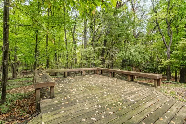 Kalamazoo, MI 49009,587 Lodge Lane