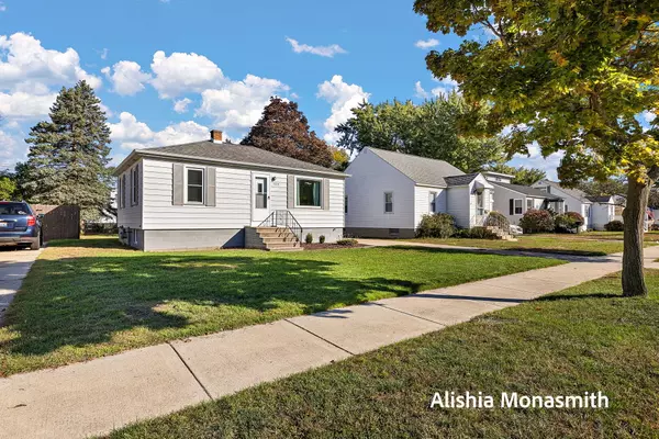 Grand Haven, MI 49417,1219 Waverly Avenue