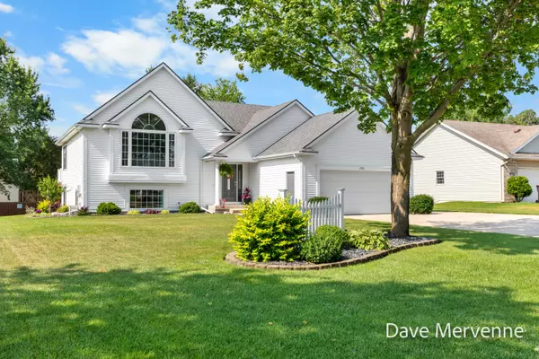 2508 WillowRidge Drive, Jenison, MI 49428