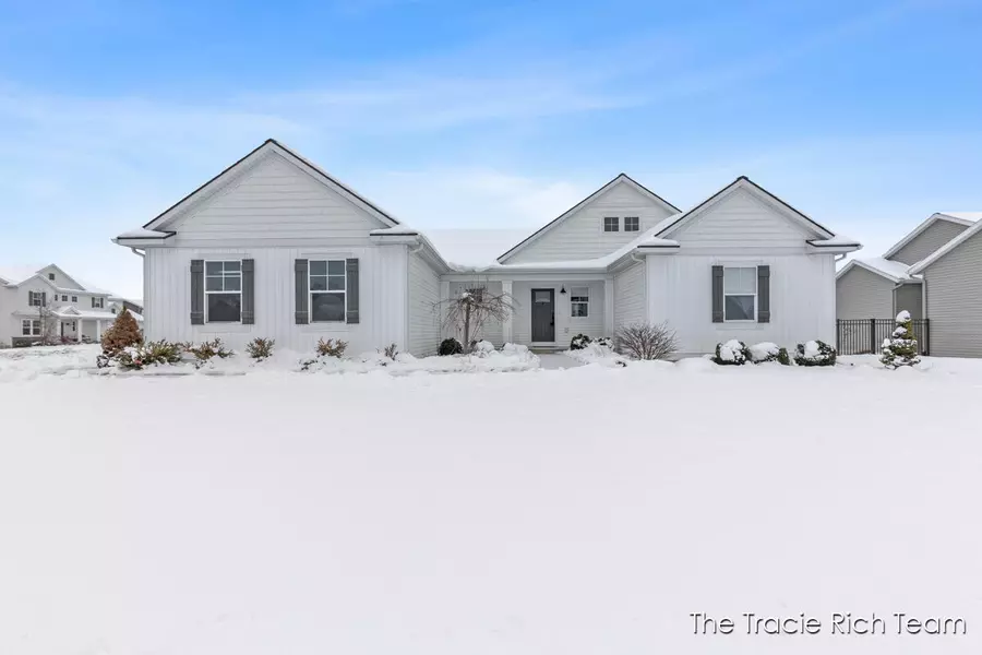 6741 Woodhills NE Drive, Rockford, MI 49341