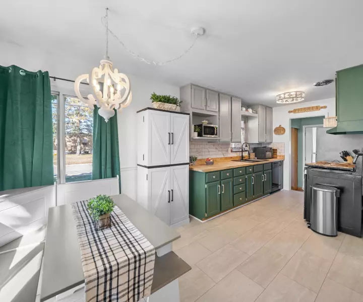 36650 Thinbark Street, Wayne, MI 48184