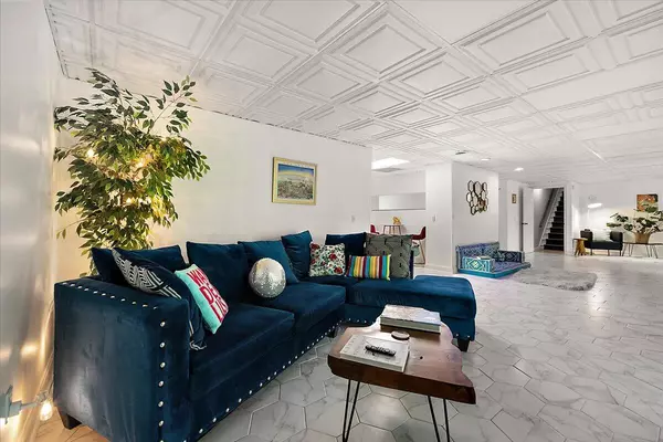 Ann Arbor, MI 48105,3427 E Dobson Place