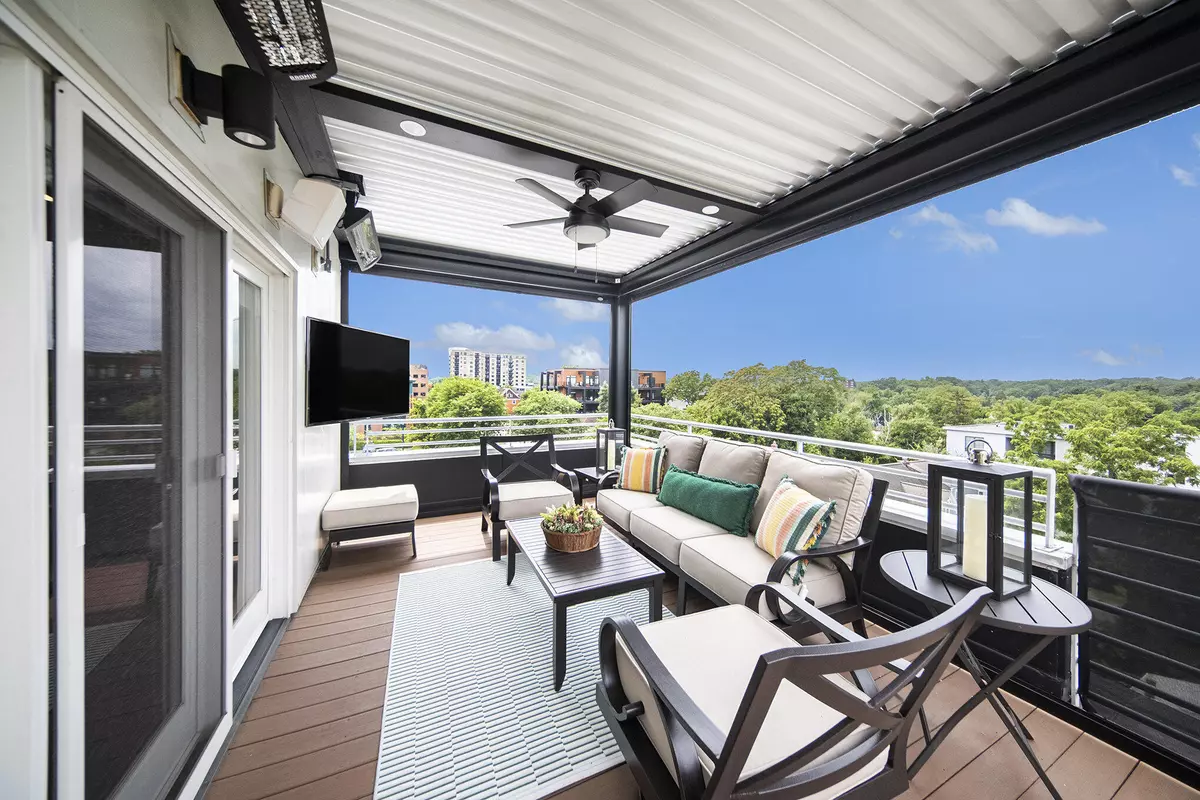 Ann Arbor, MI 48103,121 W Kingsley #502