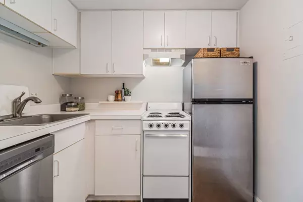 Ann Arbor, MI 48104,555 E William Street #21E