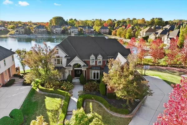 18155 Peninsula Way, Northville, MI 48168