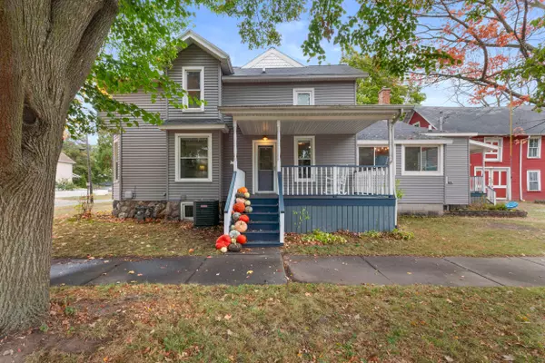 106 E Sharp Street, Hillsdale, MI 49242