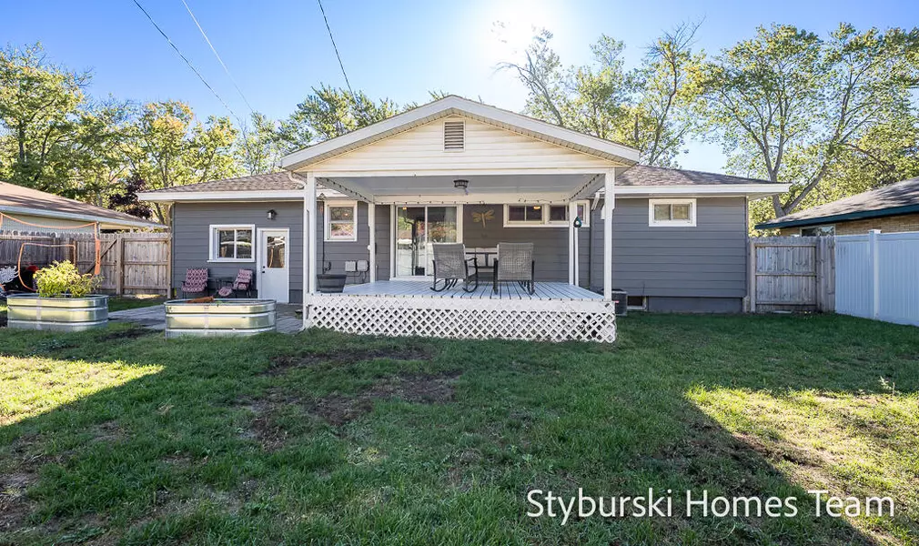 3059 Coolidge Road, Muskegon, MI 49441
