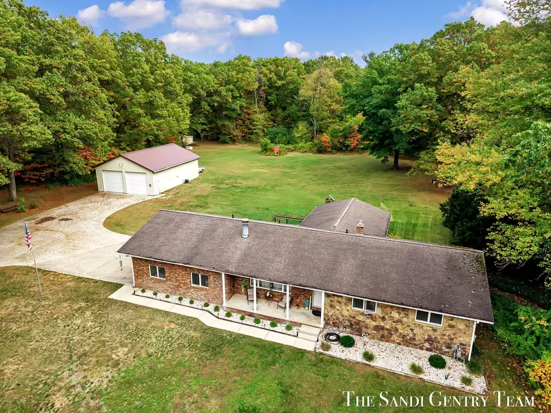 6890 14th Street, Spring Lake, MI 49456