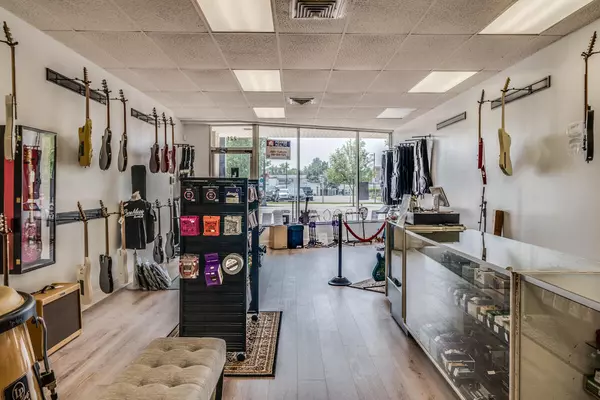 Marshall, MI 49068,221 E Michigan Avenue