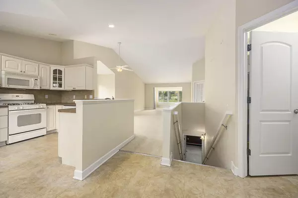 Kalamazoo, MI 49009,260 Round Hill Road