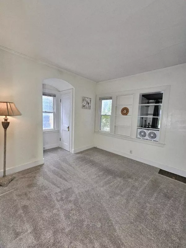 Grand Rapids, MI 49505,861 Aberdeen NE Street