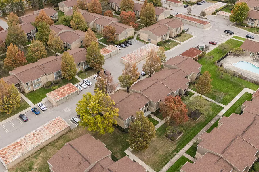 16260 Mayfair Dr. Drive #102, Southfield, MI 48075