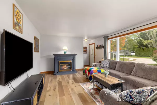 Holland, MI 49423,4776 Crestwood Avenue