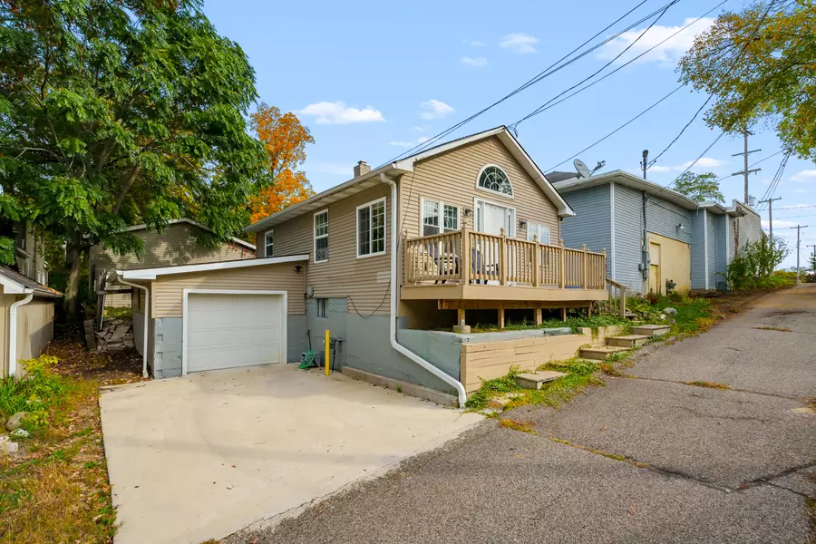 1577 E T Avenue, Portage, MI 49002