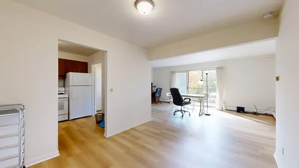 Ann Arbor, MI 48105,1257 Island Drive #203