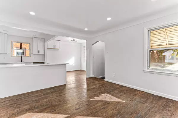 Detroit, MI 48235,19711 Mansfield Street