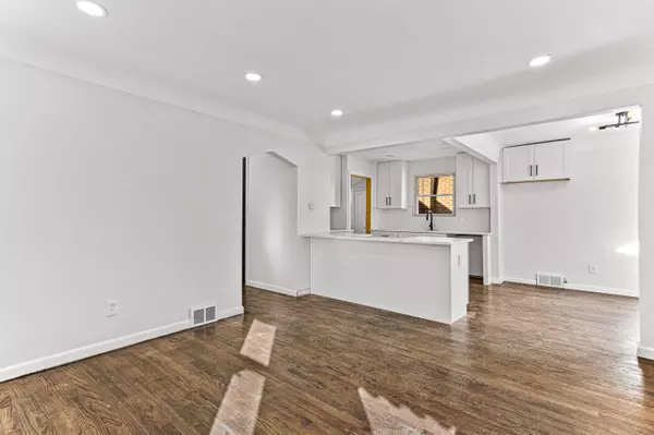 Detroit, MI 48235,19711 Mansfield Street