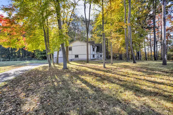 Howell, MI 48855,4042 Burns Road