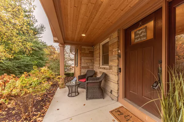 Ann Arbor, MI 48104,2112 Carhart Avenue